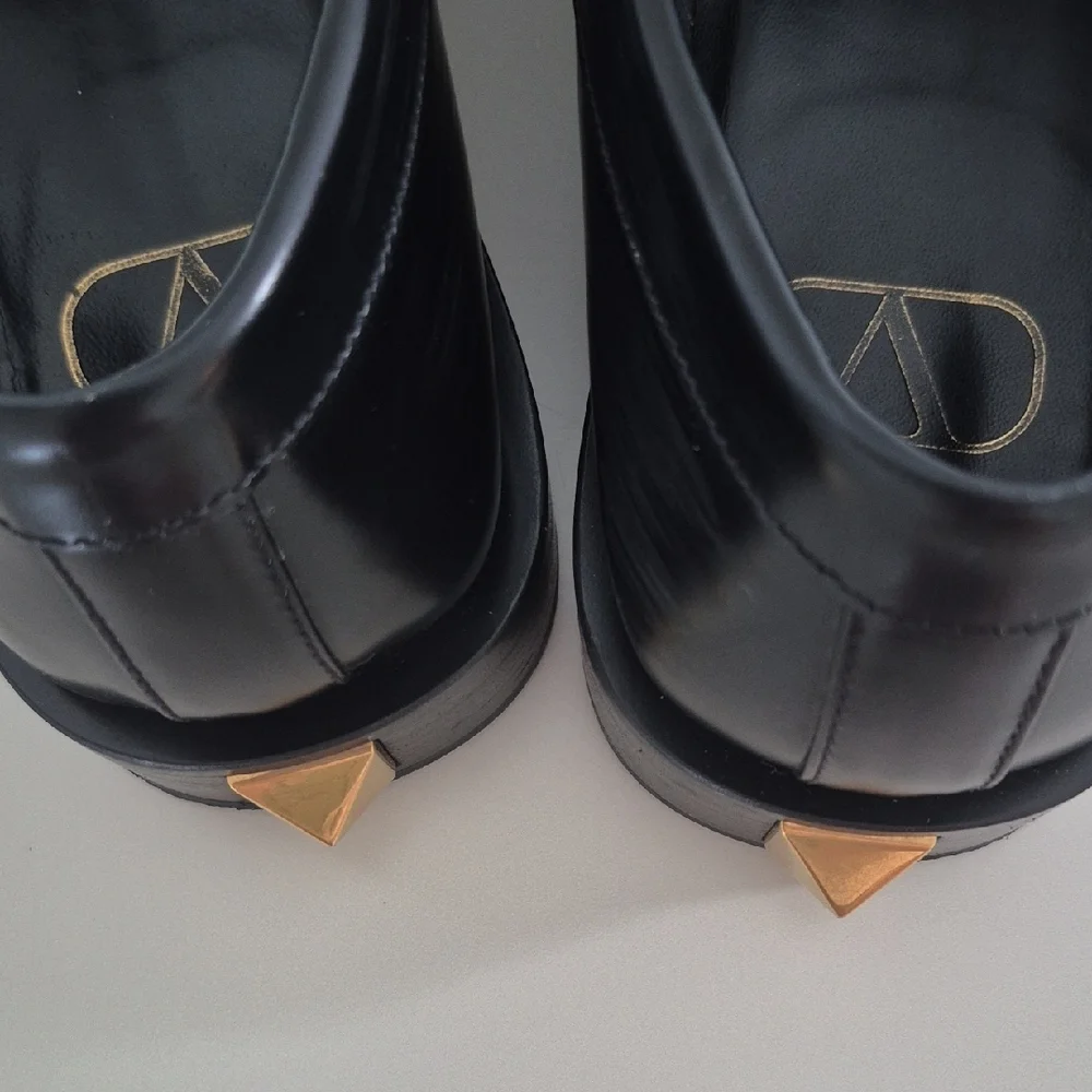 Valentino Garavani Women's Black Leather Loafers with Roman Studs, Size 38 - Picture 15 of 16